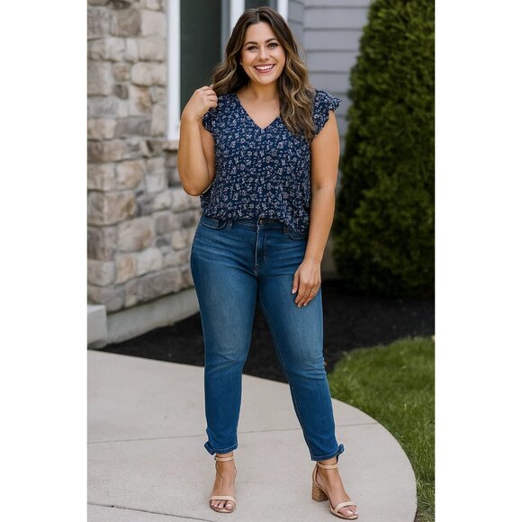 CROWN AND IVY sz 6 NEW Knot Hem Skinny Denim Jeans Sapphire Wash Signature - Picture 1 of 7